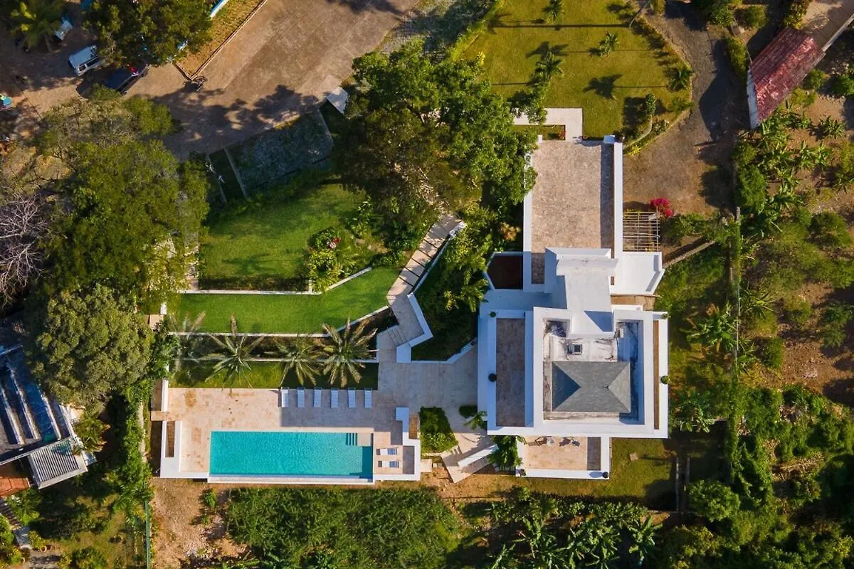 5 Mins From Beach, Hilltop Villa With Pool Ла-Паред