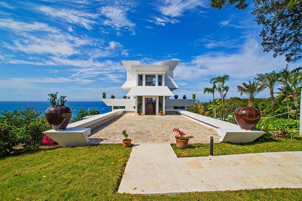 5 Mins From Beach, Hilltop Villa With Pool Ла-Паред