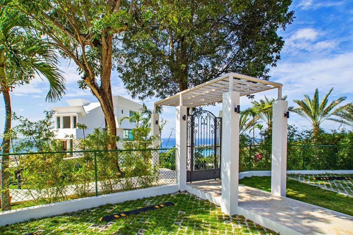 5 Mins From Beach, Hilltop Villa With Pool Ла-Паред