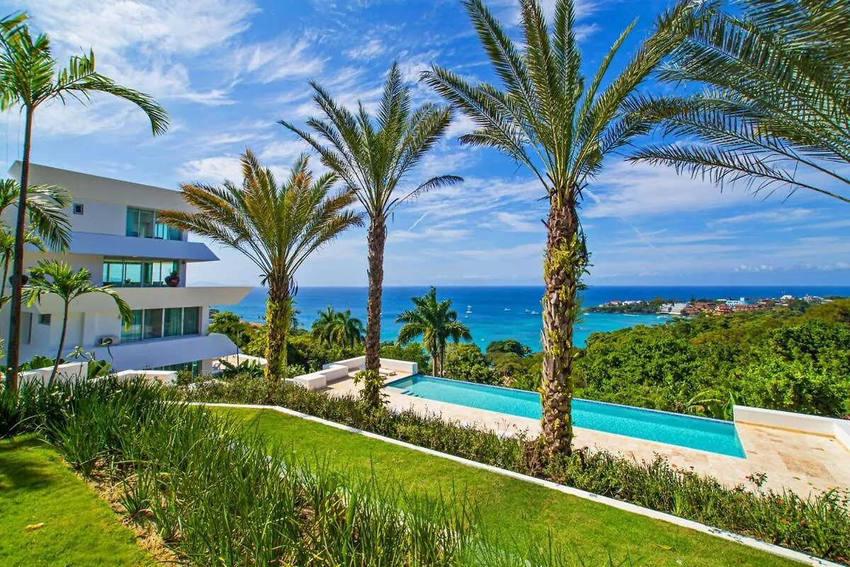 5 Mins From Beach, Hilltop Villa With Pool Ла-Паред
