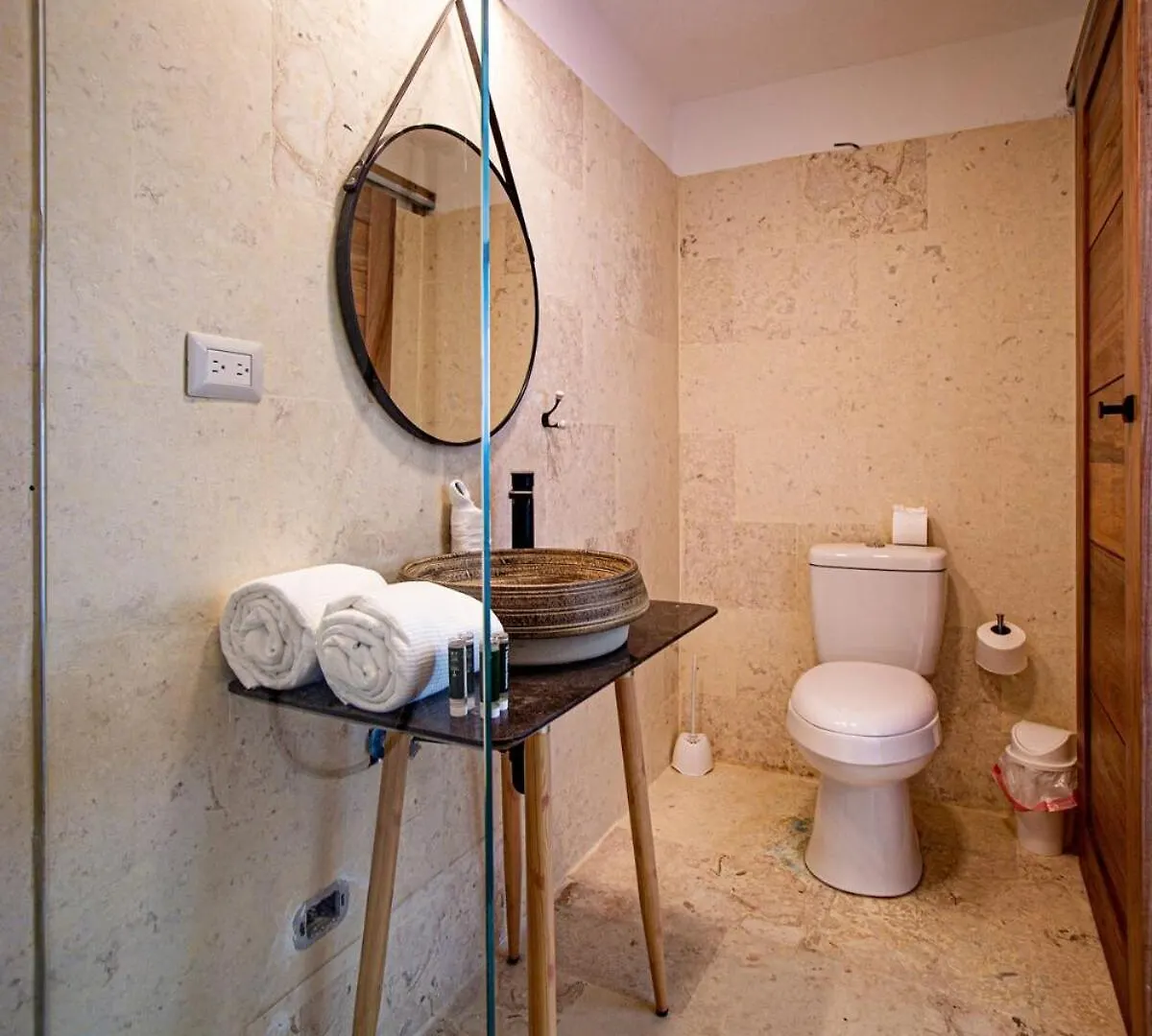 5 Mins From Beach, Hilltop Villa With Pool La Pared