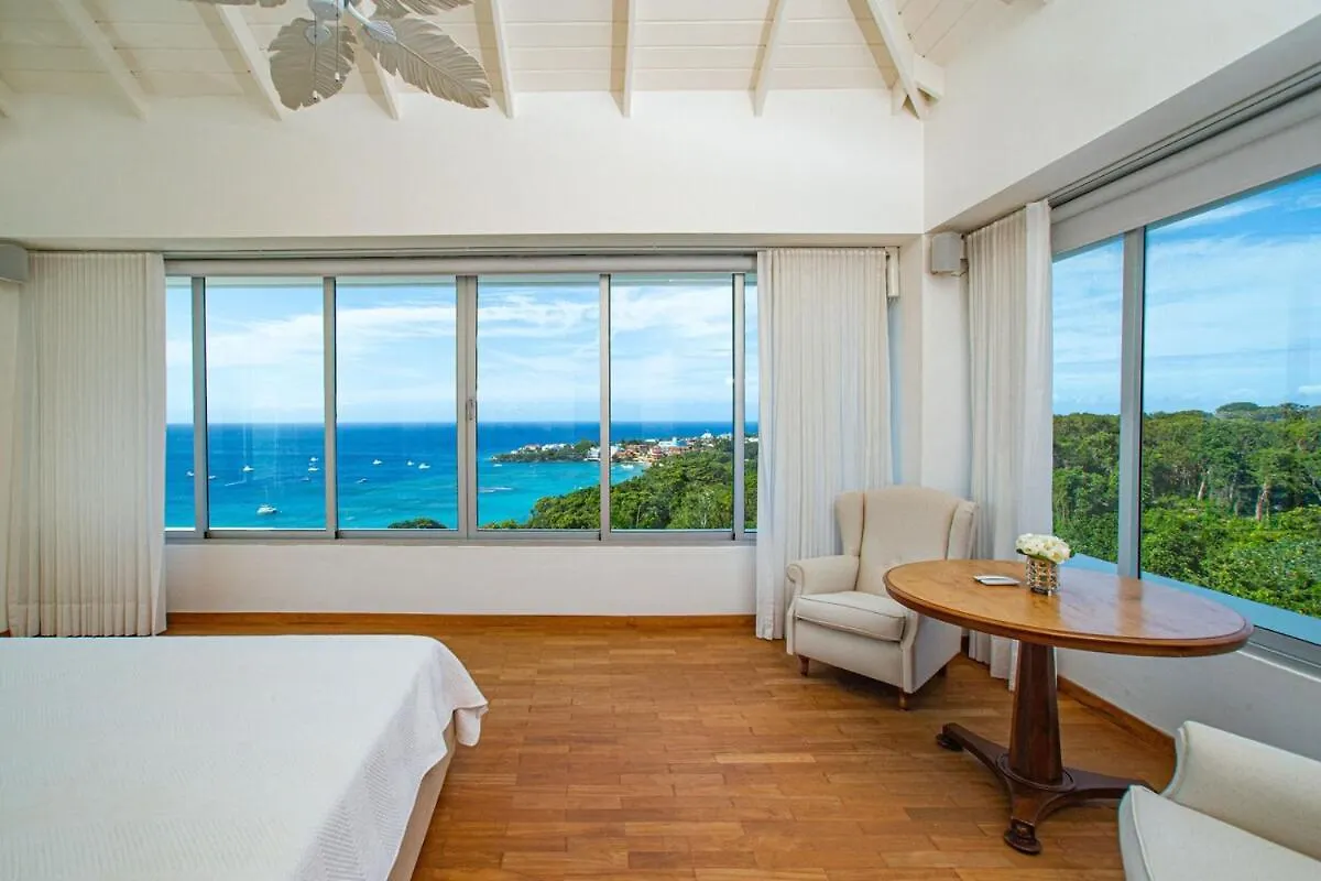 5 Mins From Beach, Hilltop Villa With Pool La Pared