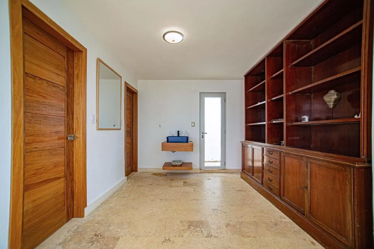 5 Mins From Beach, Hilltop Villa With Pool La Pared